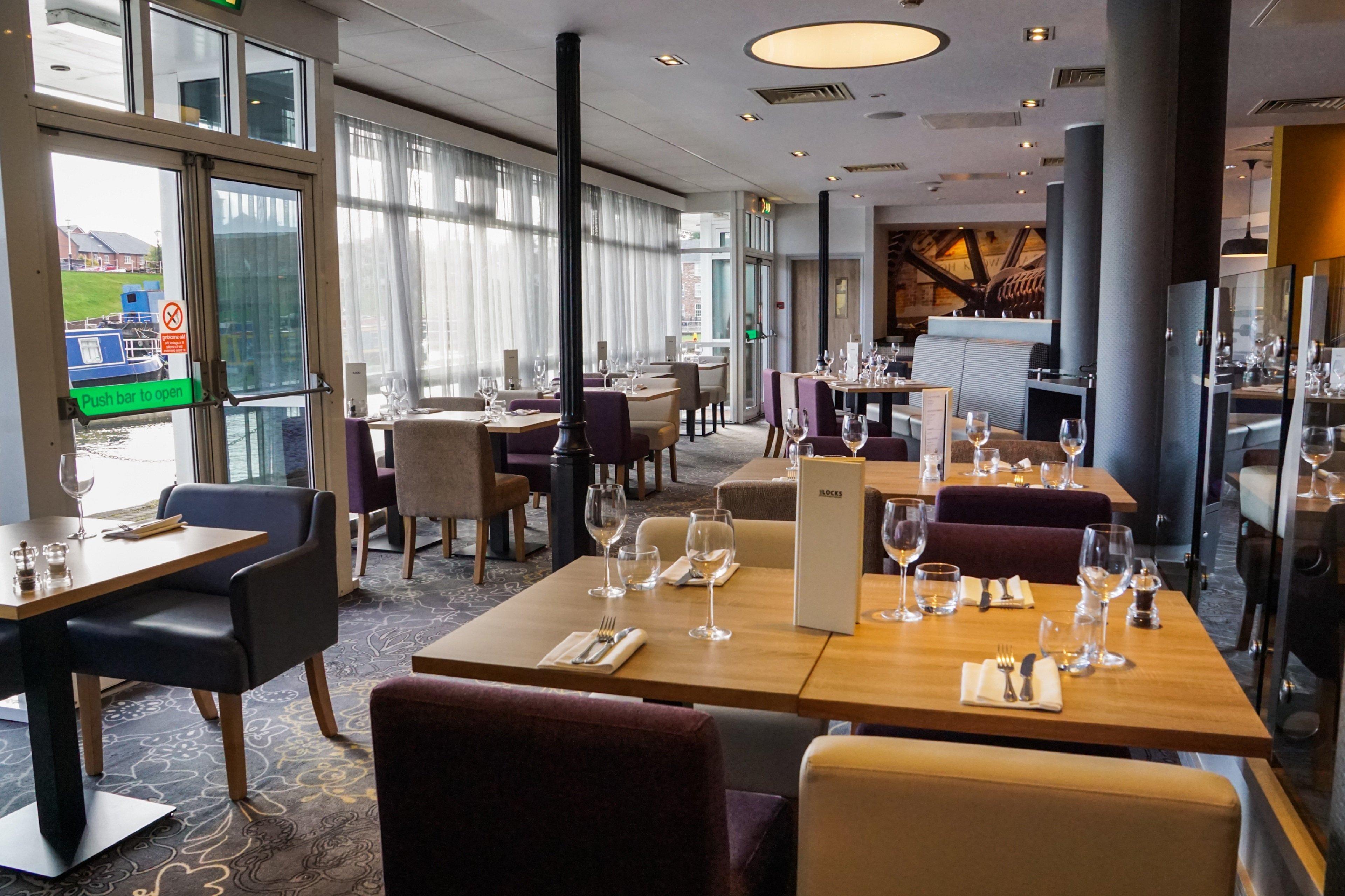 Holiday Inn Ellesmere Port/Cheshire Oaks By Ihg Ngoại thất bức ảnh