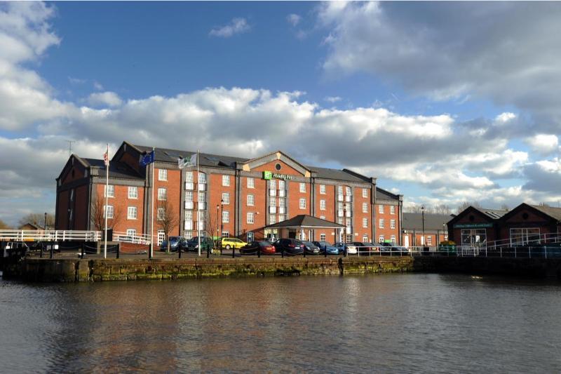Holiday Inn Ellesmere Port/Cheshire Oaks By Ihg Ngoại thất bức ảnh
