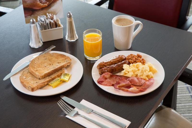 Holiday Inn Ellesmere Port/Cheshire Oaks By Ihg Ngoại thất bức ảnh